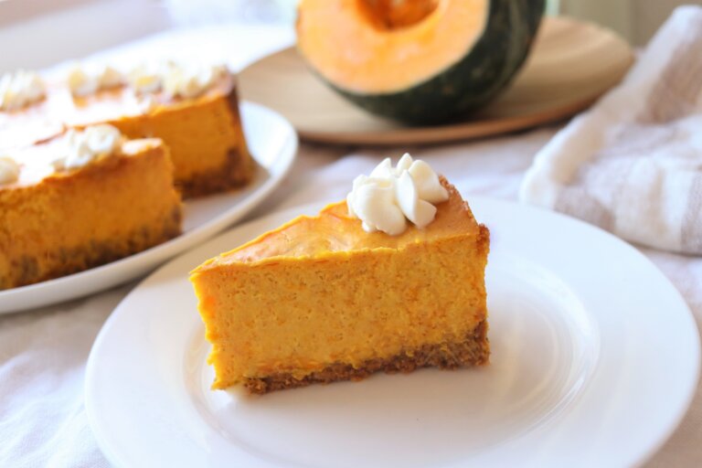 ジンジャースナップクラスト入りパンプキンチーズケーキのレシピ